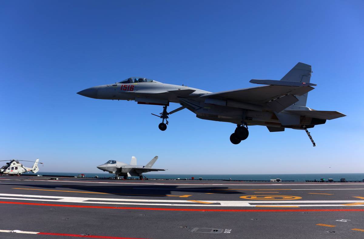 不敌歼35就算了，还打不过歼15T？美媒：F18已落后！歼50拥有压倒性优势