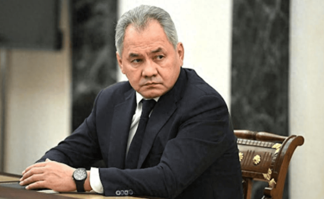 乌克兰在最后一刻失手,俄罗斯国防部长绍伊古捡回一条命,差点被暗杀在父母墓前!