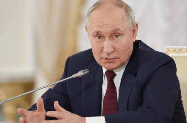 4枚导弹打醒了俄罗斯，普京向北约打出明牌，美国制定新俄乌停火方案！要求乌方割让顿巴斯？