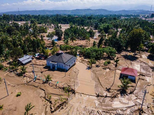 印尼洪水和山体滑坡灾害已致442人死亡，还有402人失踪