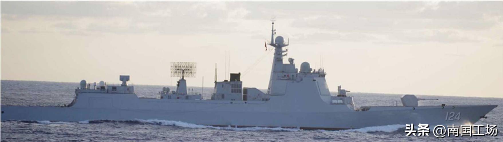 突发！2架日本F-15J逼近辽宁舰，歼-15T起飞拦截，硬碰硬分出胜负