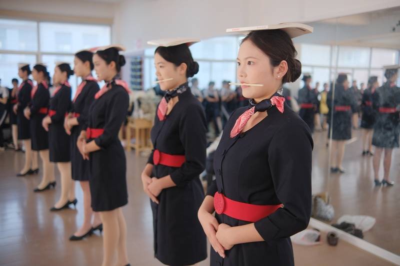 因怀孕离职，90后空姐再就业遭年龄歧视