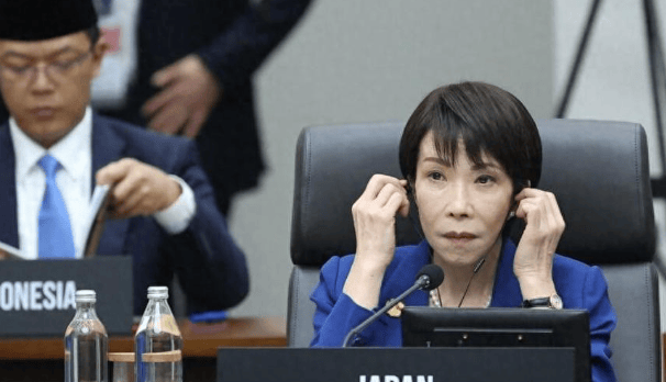 一觉醒来，日本大选再生变？64岁高市早苗患病，已第一时间送医诊治