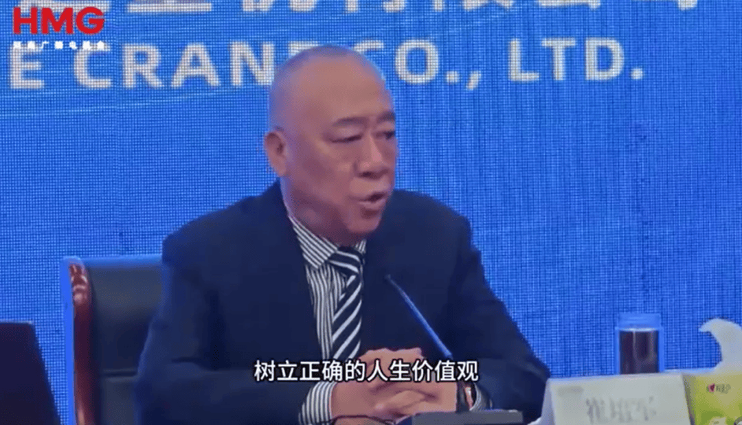 河南一员工嫌弃母亲丢人不让其参加婚礼,被“最爱发钱的老板”当场辞退:不孝之人,企业不养