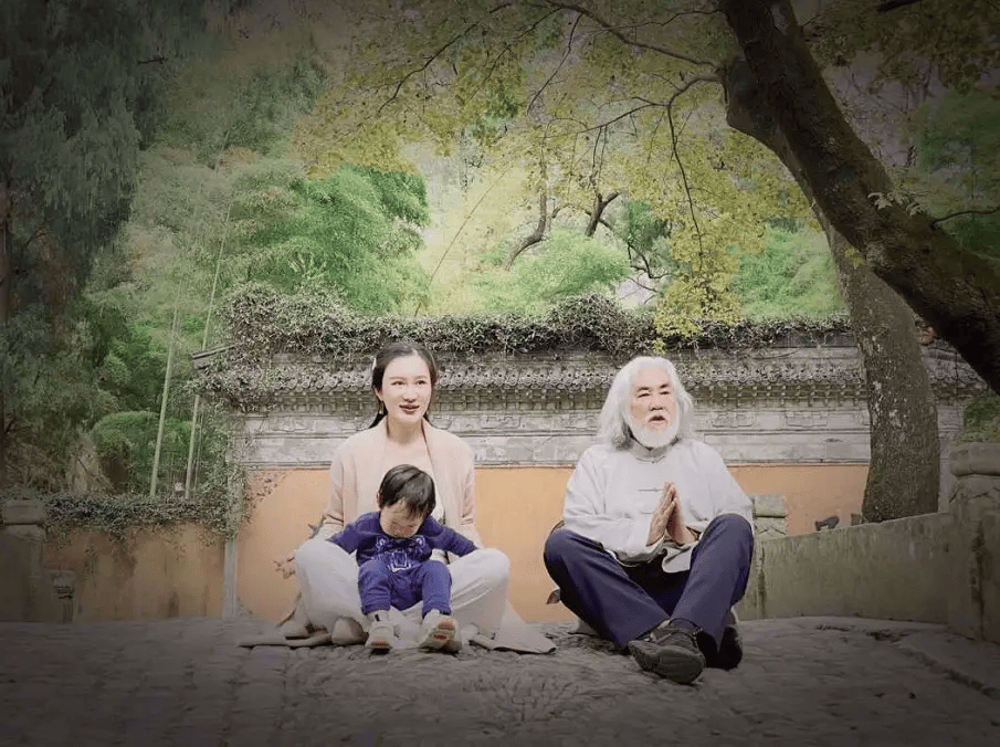 考古|张纪中夫妻备孕第五胎！44岁妻子四年三胎，他们要将生孩子进行到底了