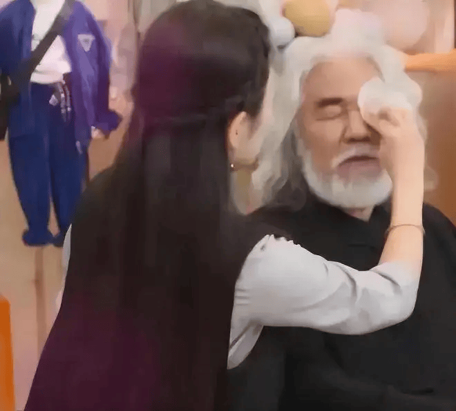 考古|张纪中夫妻备孕第五胎！44岁妻子四年三胎，他们要将生孩子进行到底了