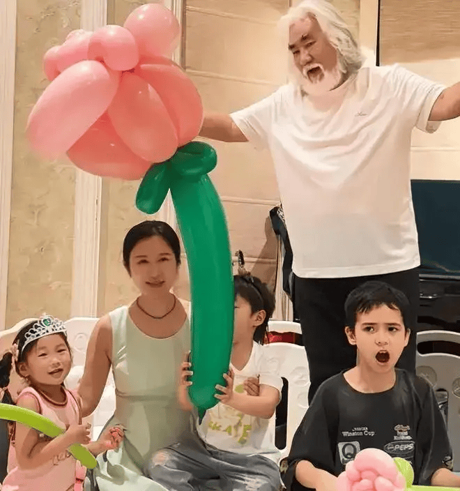 考古|张纪中夫妻备孕第五胎！44岁妻子四年三胎，他们要将生孩子进行到底了